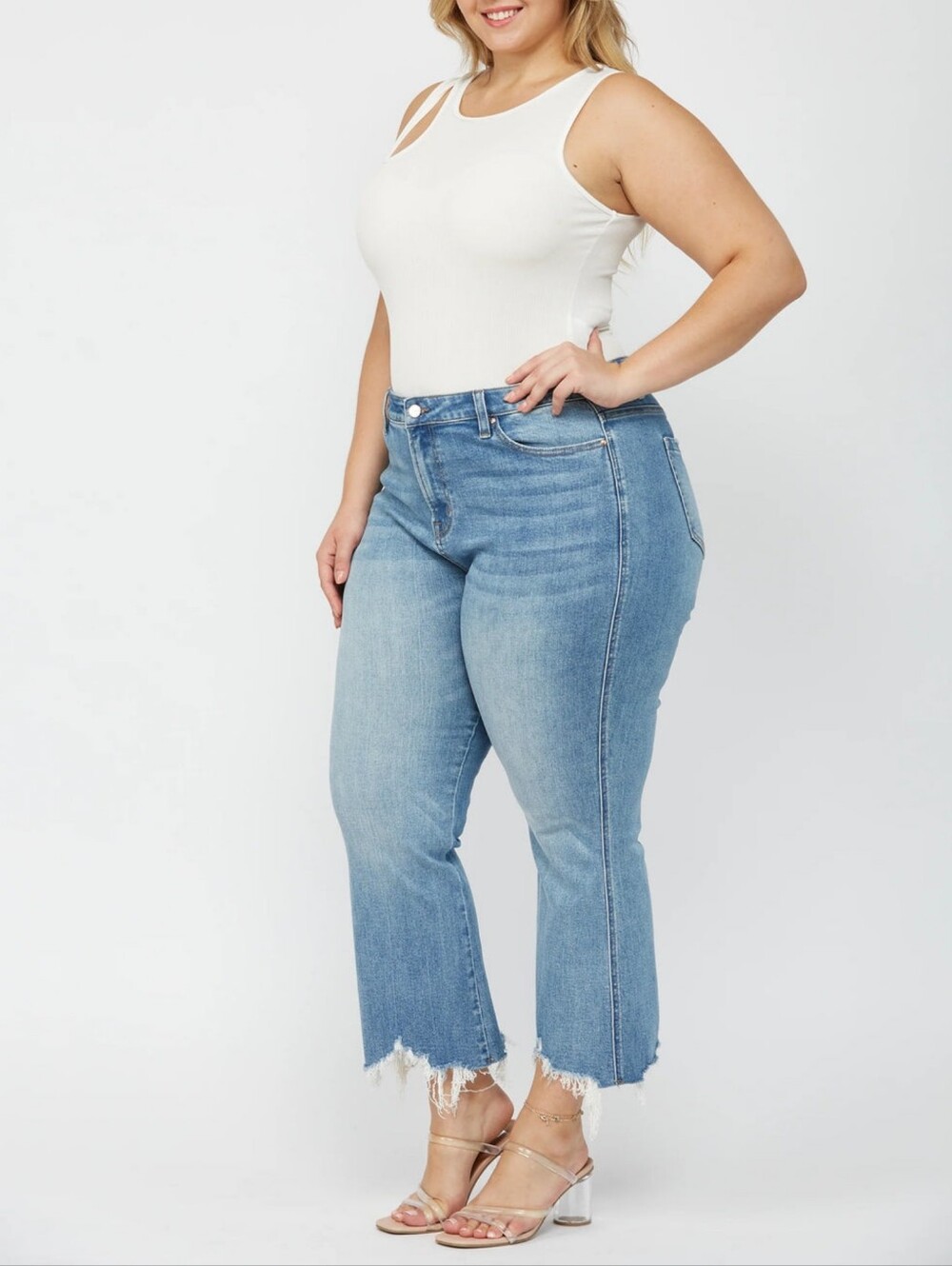 soft stretchy light blue high rise denim Mica Crop Flare frayed hem sz 31
